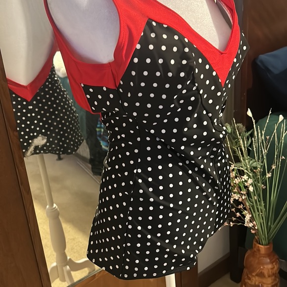 Swimsuit - Picture 5 of 8